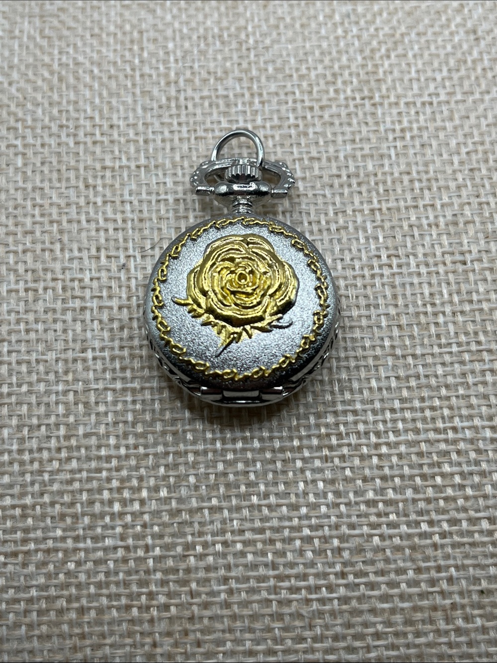 Tiny vintage Pocket Watch w/ Rose Flower Medallion New Battery